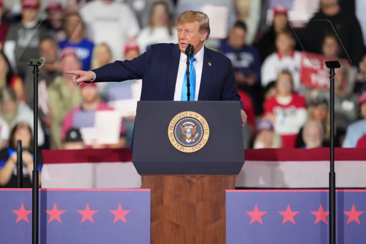 Trump touts his power at Kentucky rally to energize voters ahead of midterm elections